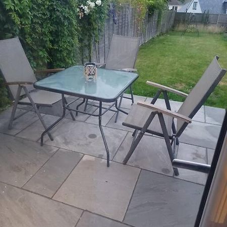 Beautiful Masons Hideaway Studio Apartment Bridgend  Exterior foto